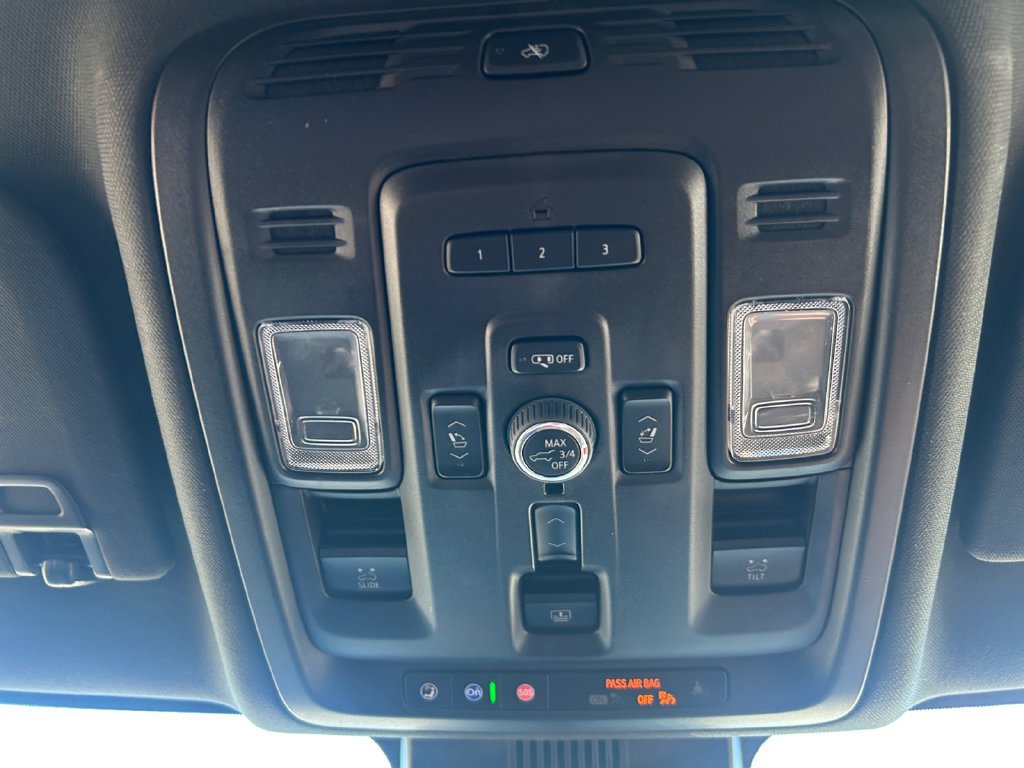 Used 2023 GMC Yukon Denali Ultimate AWD/4WD image 24
