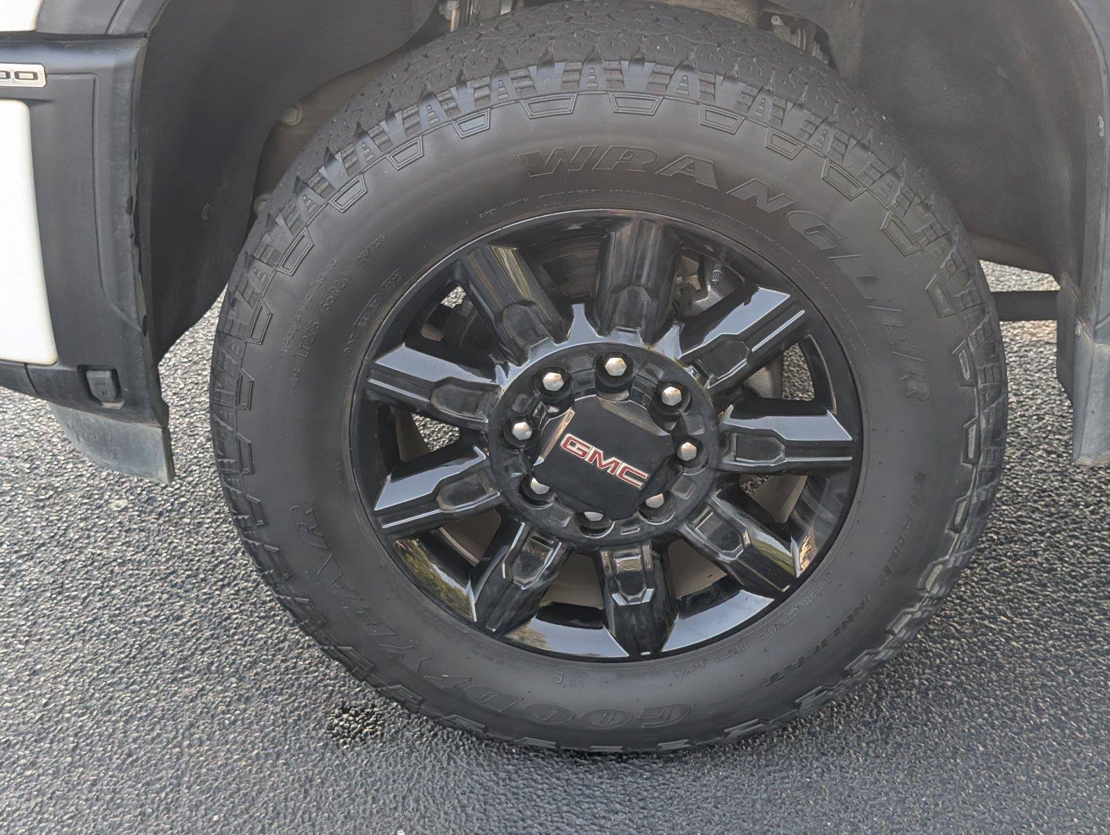Used 2024 GMC Sierra 2500 AT4 w/ AT4 Premium Plus Package AWD/4WD image 13