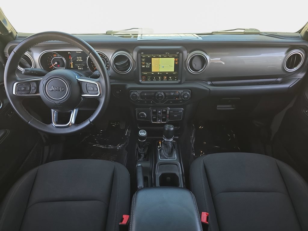 Used 2018 Jeep Wrangler Unlimited Sahara AWD/4WD image 10