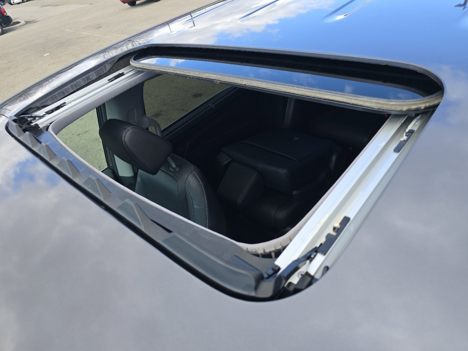 Certified 2024 Honda Odyssey EX-L image 4