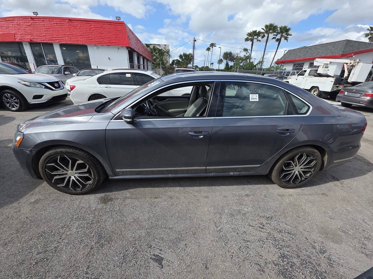 Used 2015 Volkswagen Passat 1.8T SE FWD image 13