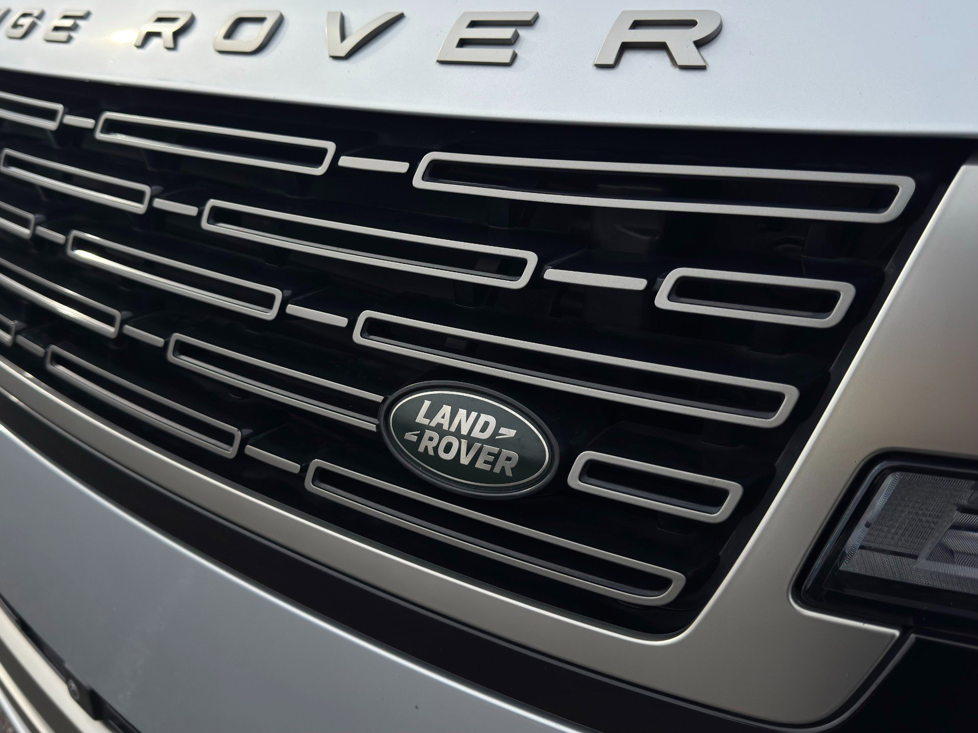 Used 2023 Land Rover Range Rover SE image 57