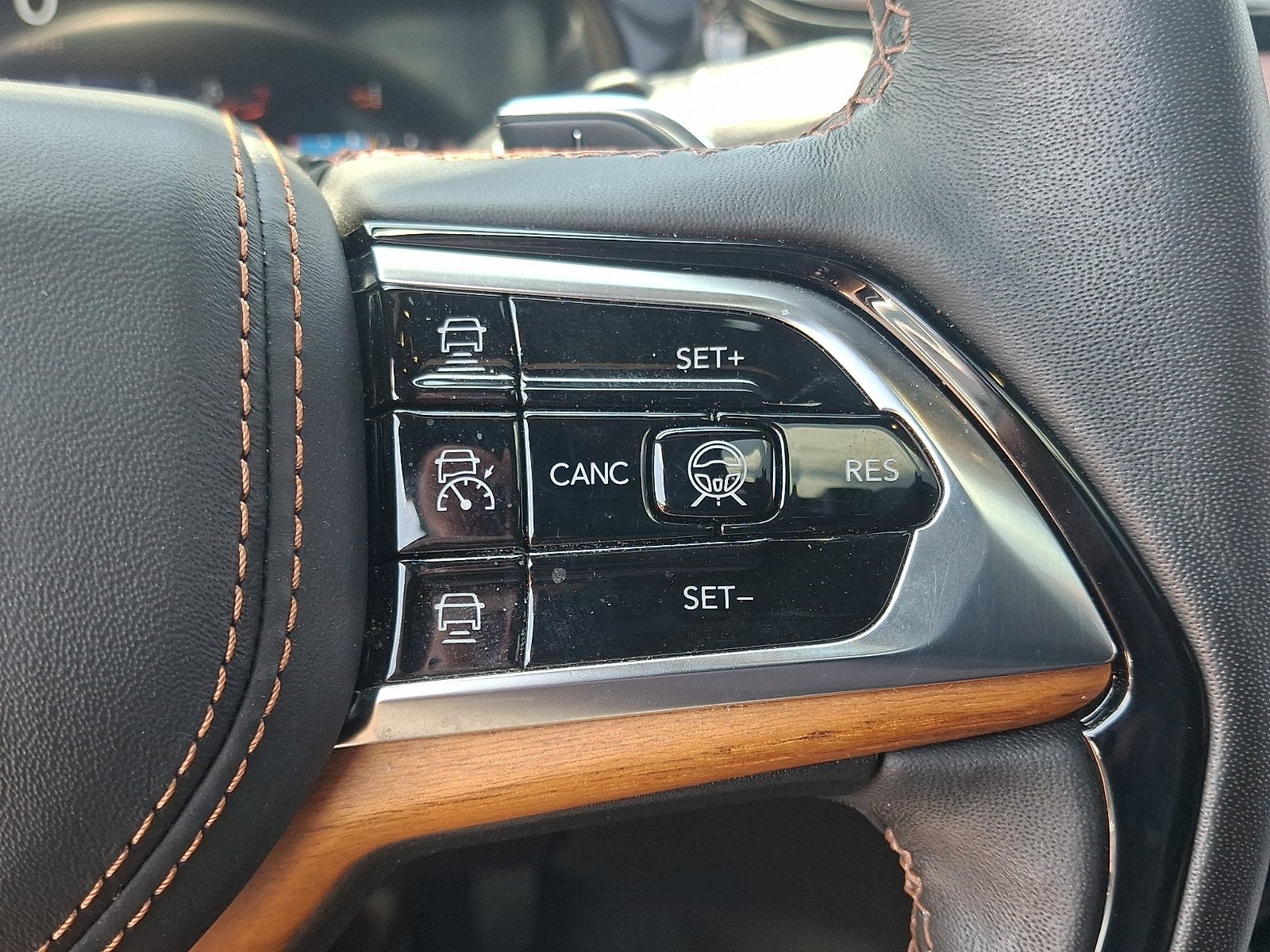 Certified 2023 Jeep Grand Cherokee L Summit AWD/4WD image 25