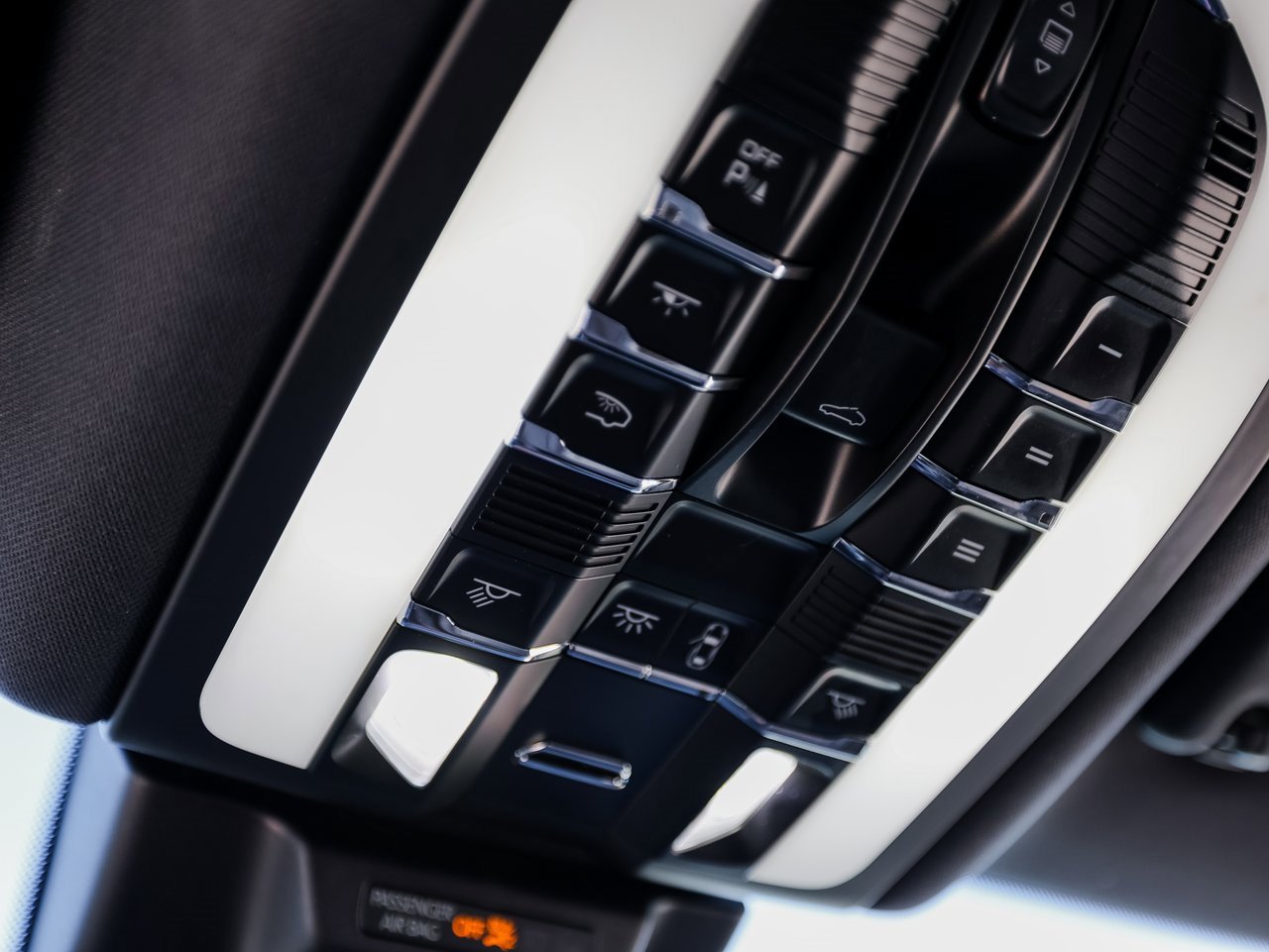 Certified 2022 Porsche Macan S image 21