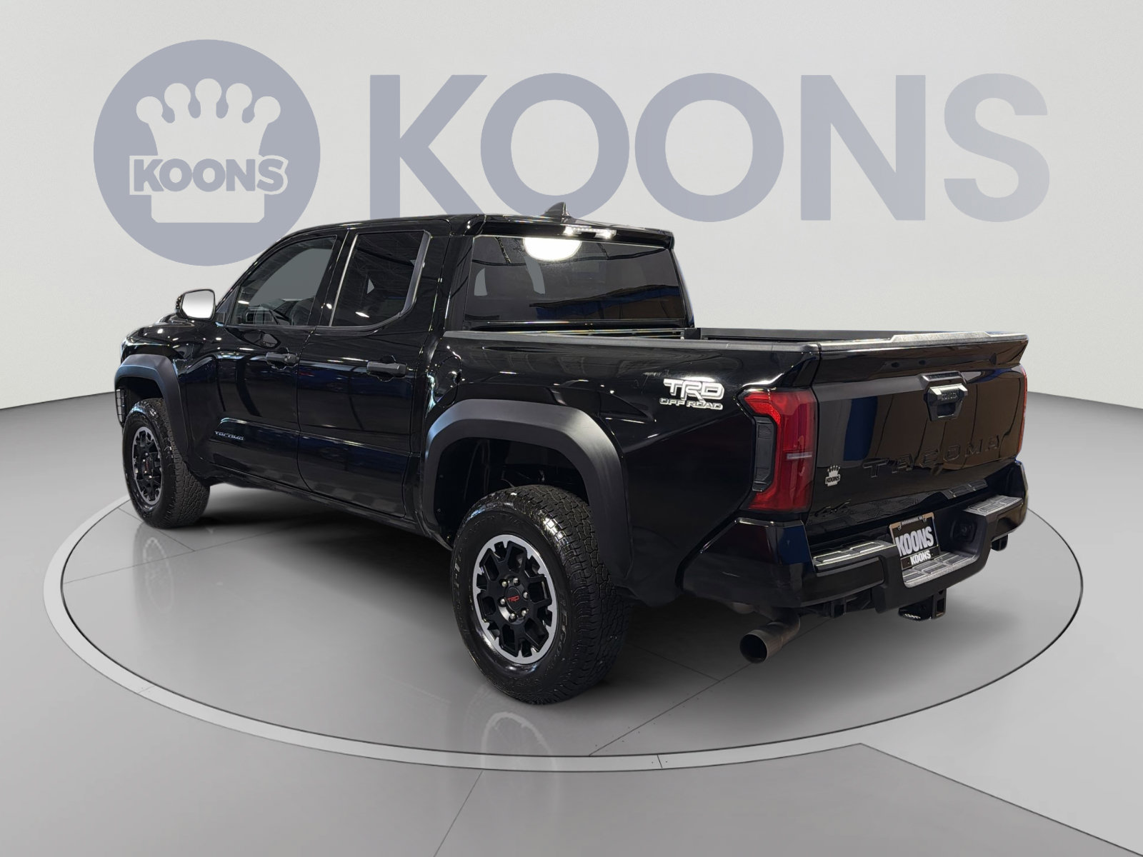 Used 2025 Toyota Tacoma TRD Off-Road AWD/4WD image 4