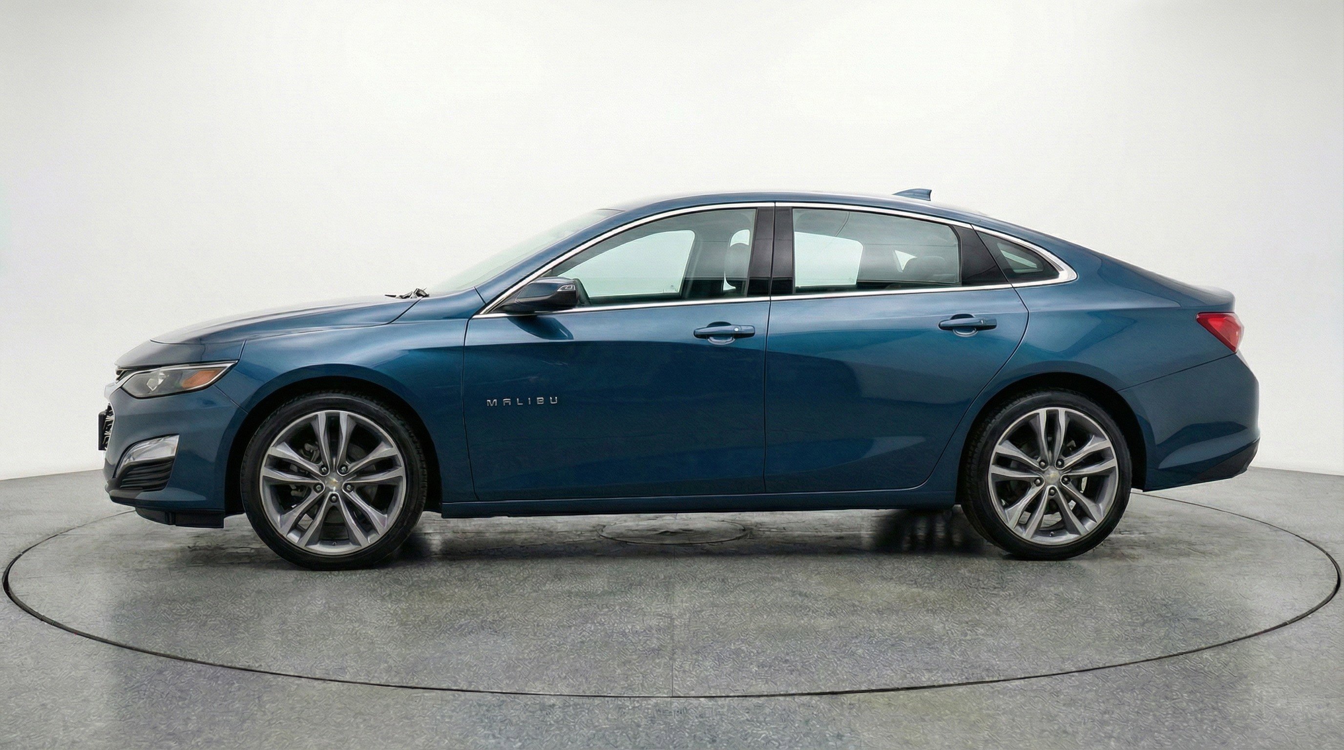Used 2024 Chevrolet Malibu LT image 5