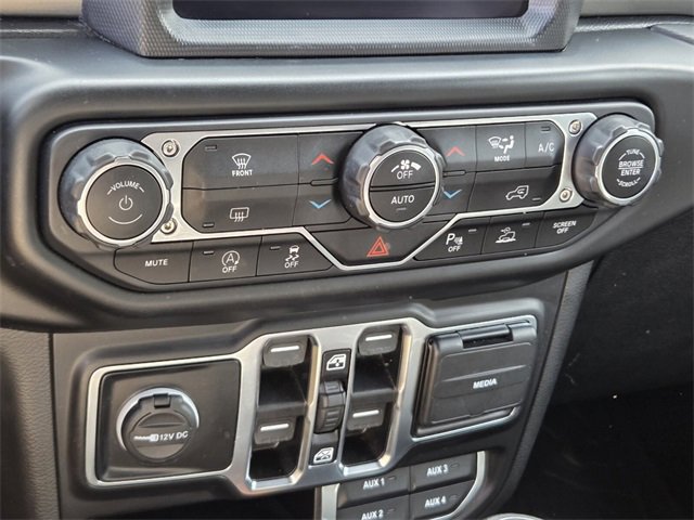 Used 2021 Jeep Wrangler Unlimited Sahara image 33