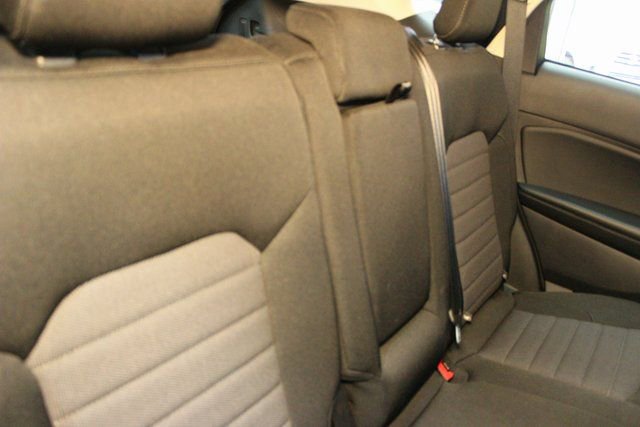 Used 2020 Ford Edge SE image 13