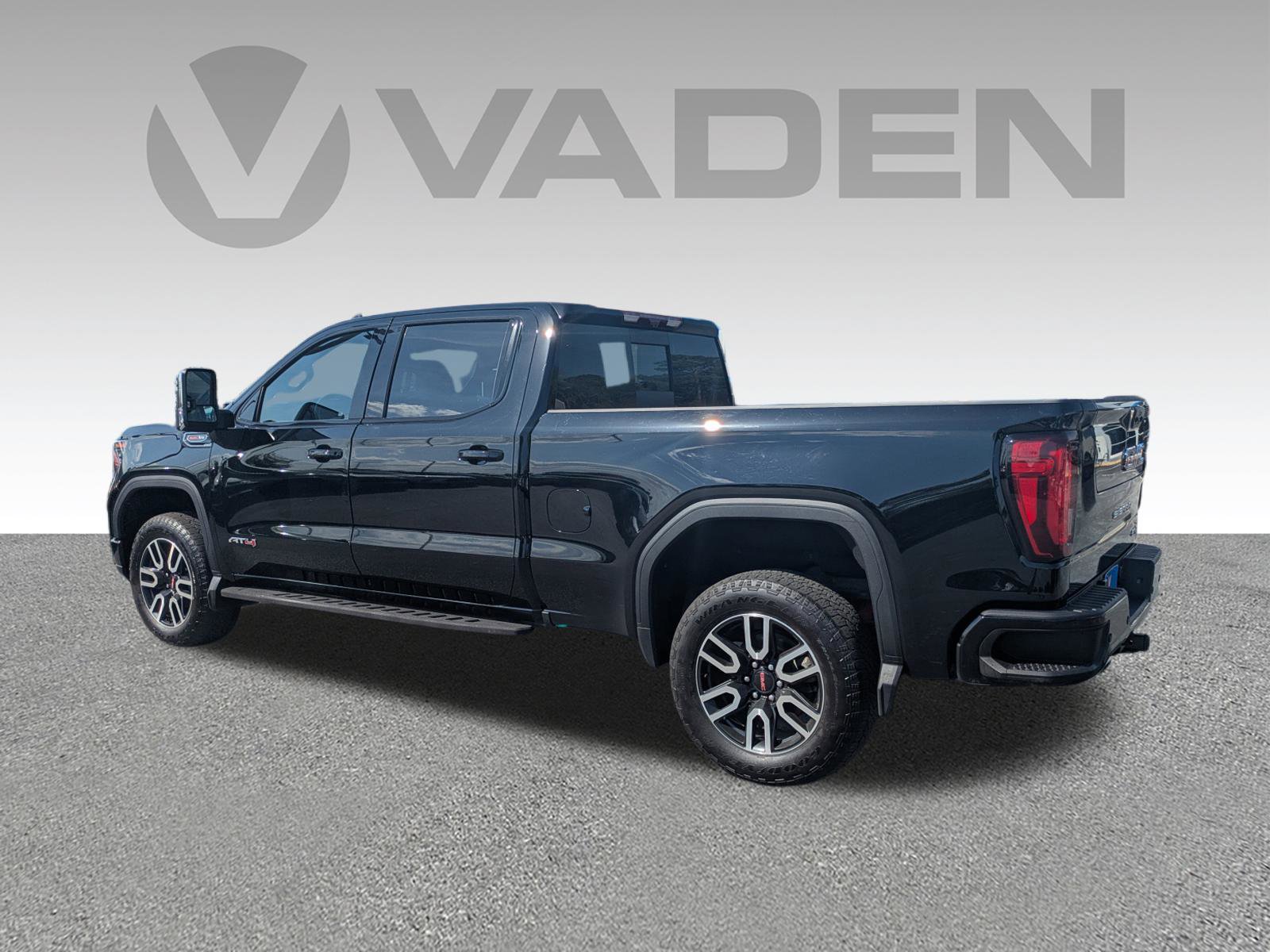 Used 2024 GMC Sierra 1500 AT4 w/ Technology Package image 27