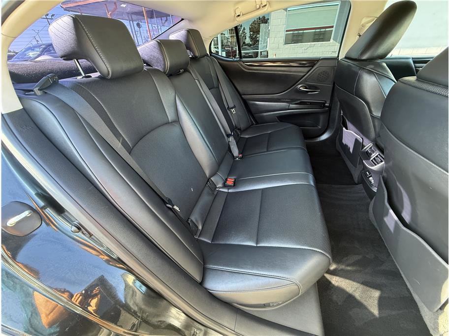 Used 2021 Lexus ES 300h w/ Premium Package image 44