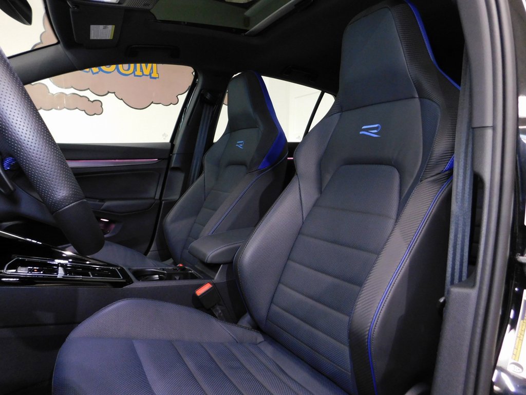 Used 2025 Volkswagen Golf image 39