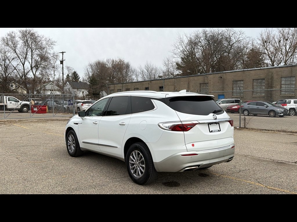 Used 2023 Buick Enclave Essence FWD image 4