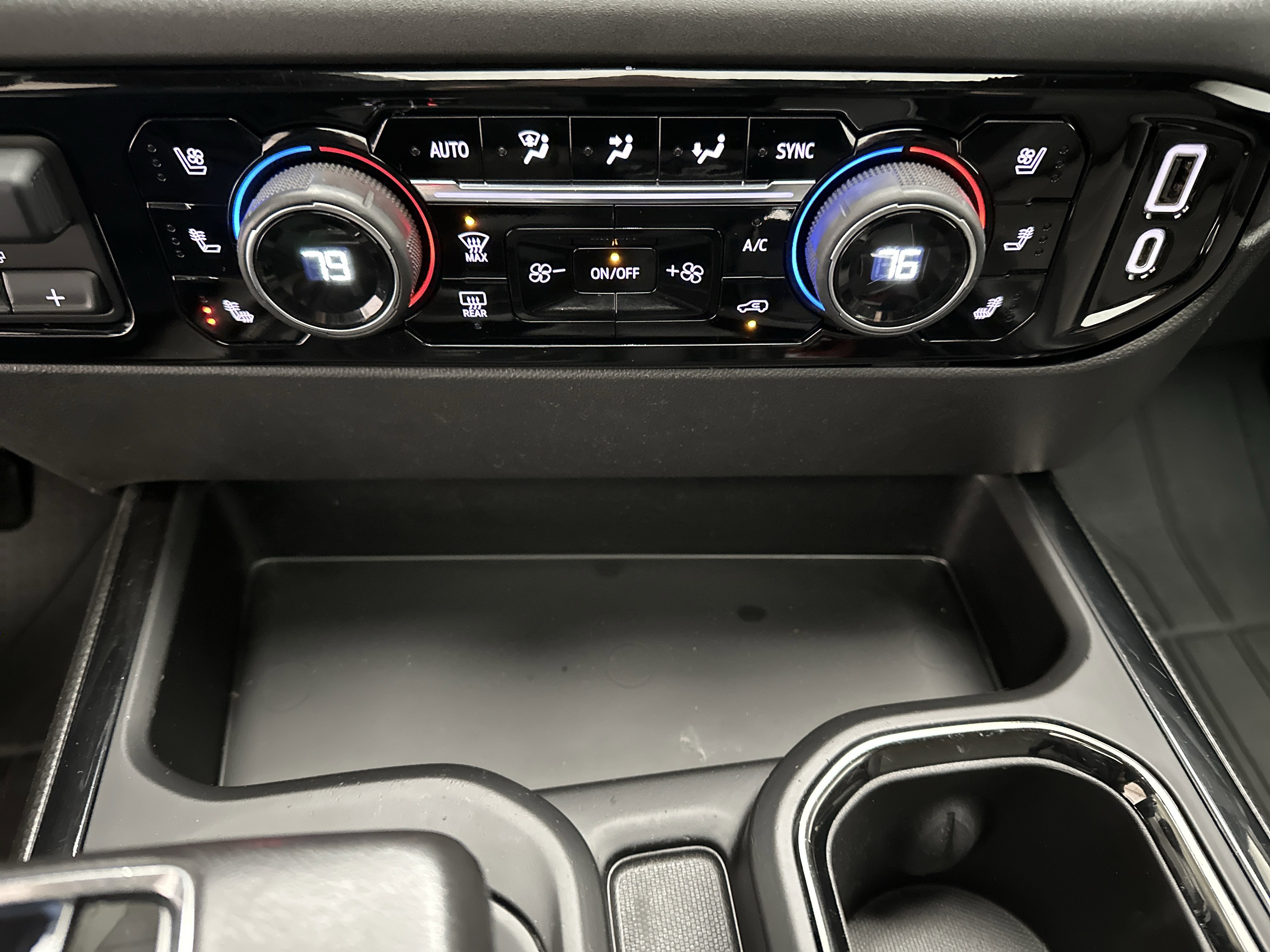 Used 2022 Chevrolet Silverado 1500 ZR2 w/ Technology Package image 39