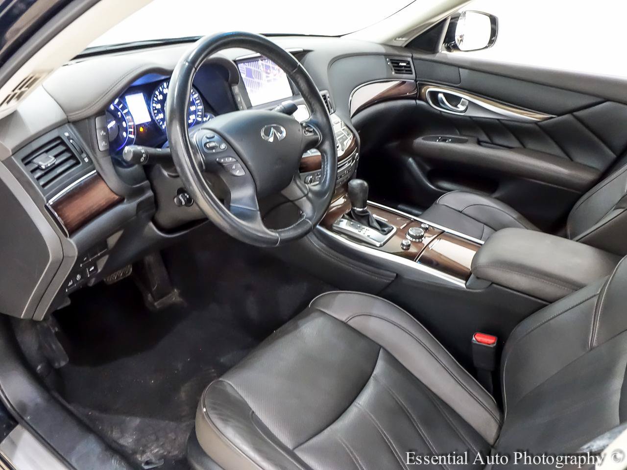 Used 2015 INFINITI Q70 L 3.7 w/ Deluxe Touring Package AWD/4WD image 14