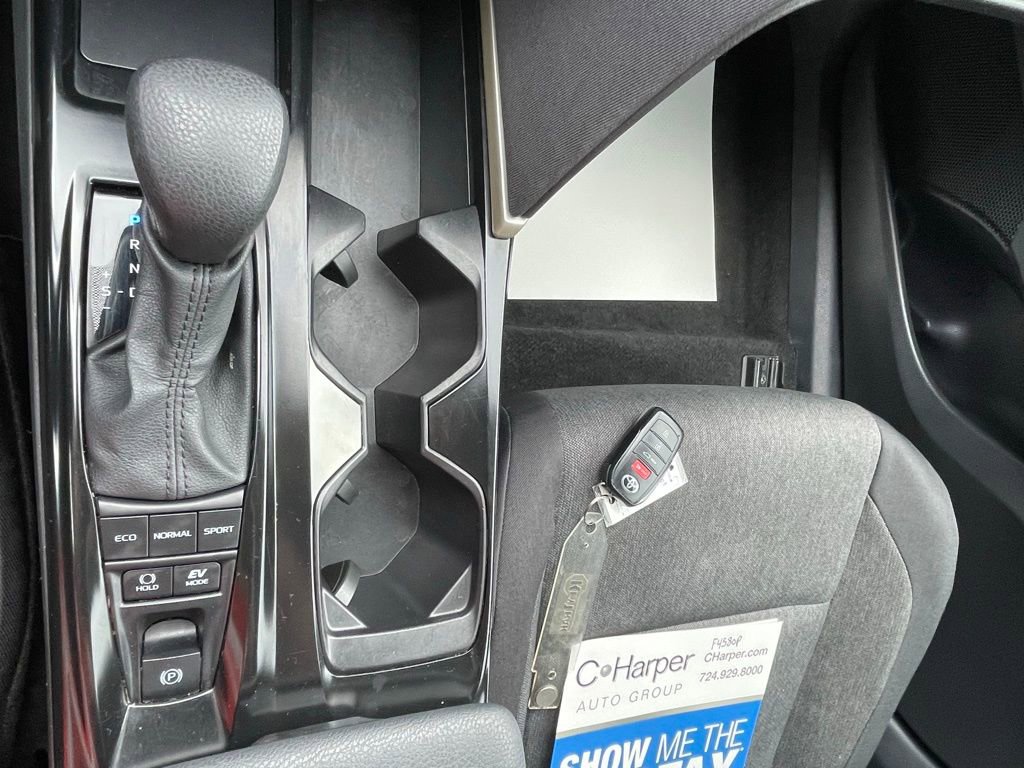 Used 2025 Toyota Camry LE FWD image 30