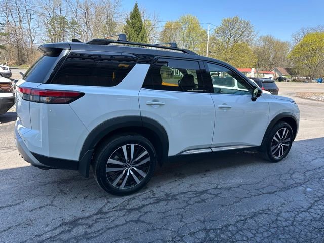 Used 2025 Nissan Pathfinder Platinum AWD/4WD image 6