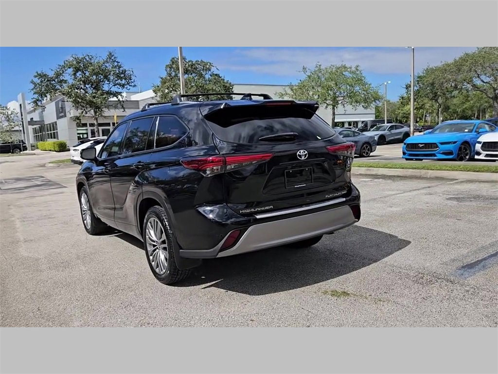 Used 2022 Toyota Highlander Platinum image 34