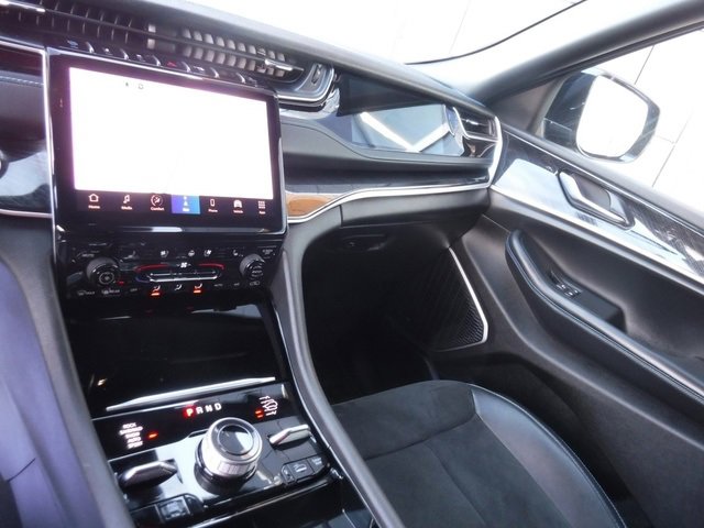 Used 2023 Jeep Grand Cherokee Trailhawk w/ Luxury Tech Group III image 35