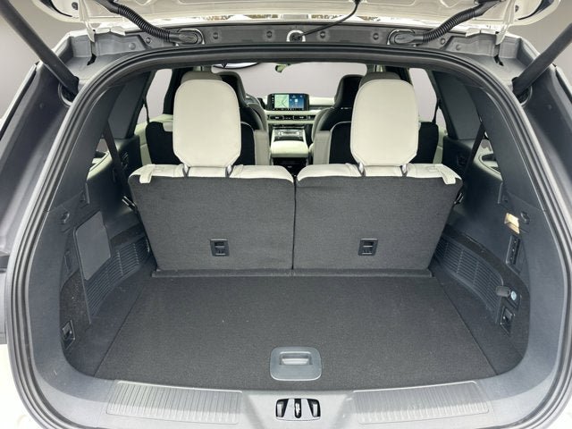 New 2026 Lincoln Aviator Black Label w/ Jet Appearance Package AWD/4WD image 7