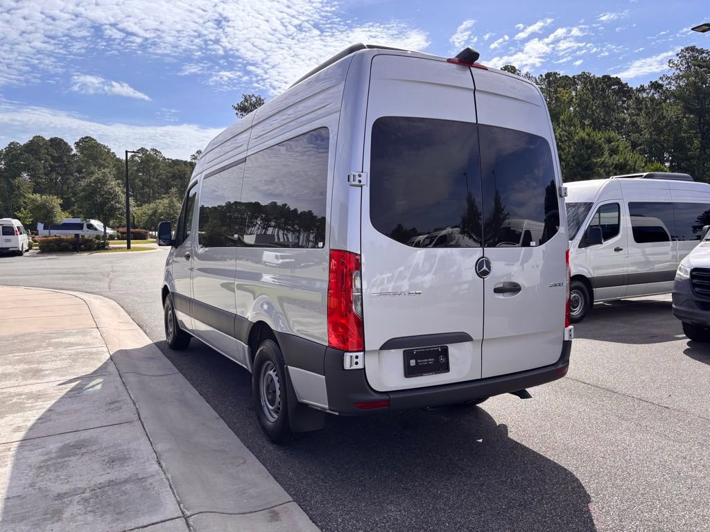 Used 2024 Mercedes-Benz Sprinter 2500 image 9