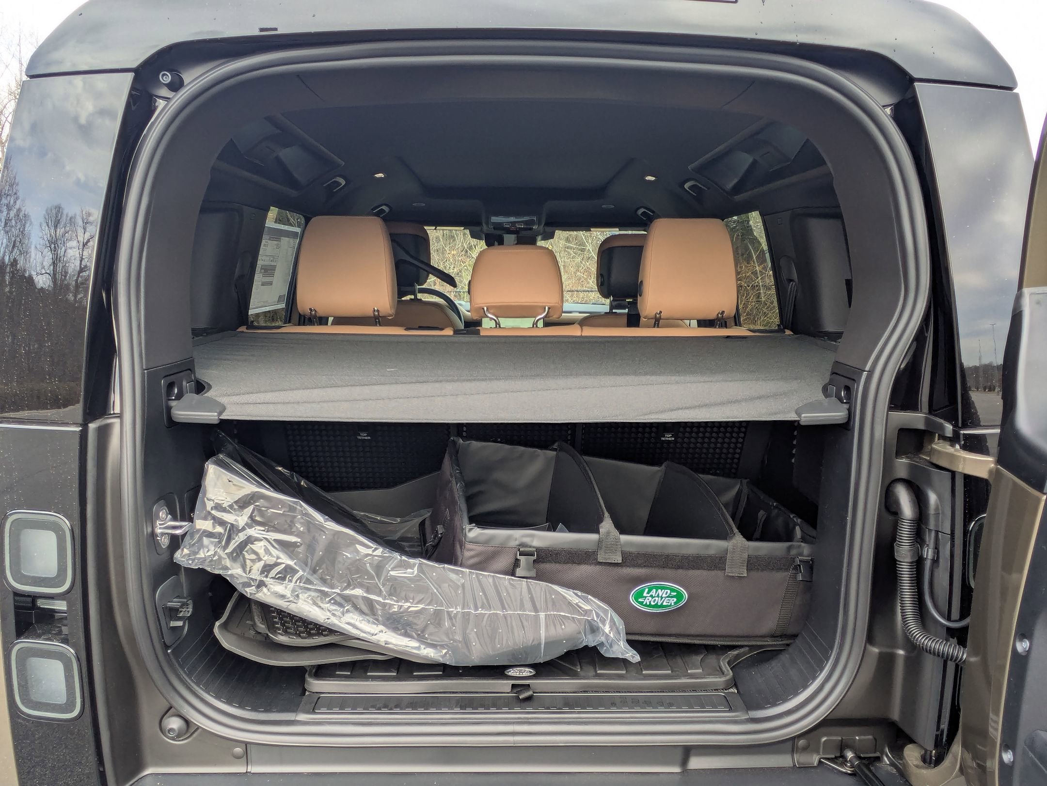 New 2026 Land Rover Defender 110 X-Dynamic SE image 28