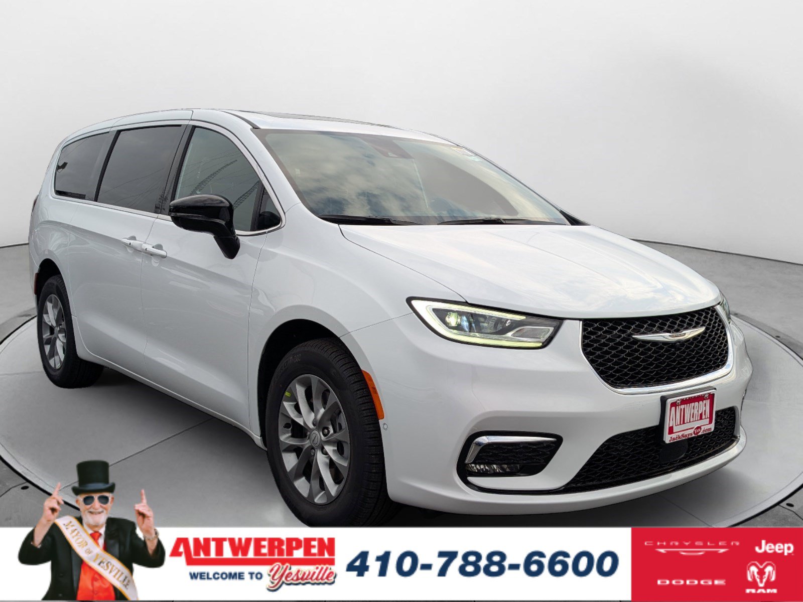 New 2026 Chrysler Pacifica Limited AWD/4WD image 1