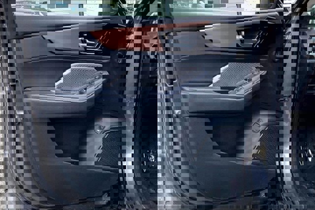 Used 2022 Acura MDX SH-AWD w/ Technology Package image 22