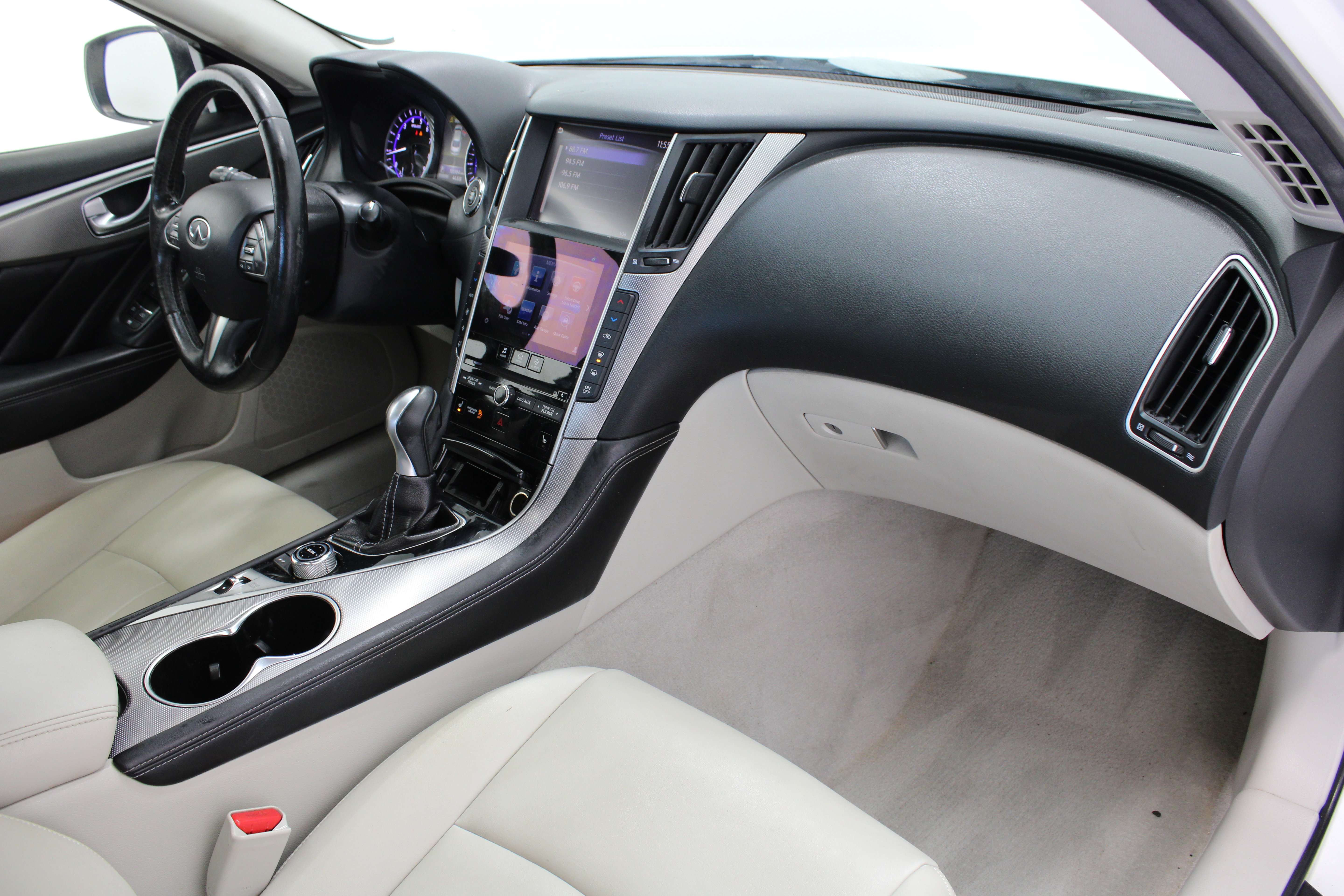 Used 2015 INFINITI Q50 Premium AWD/4WD image 36