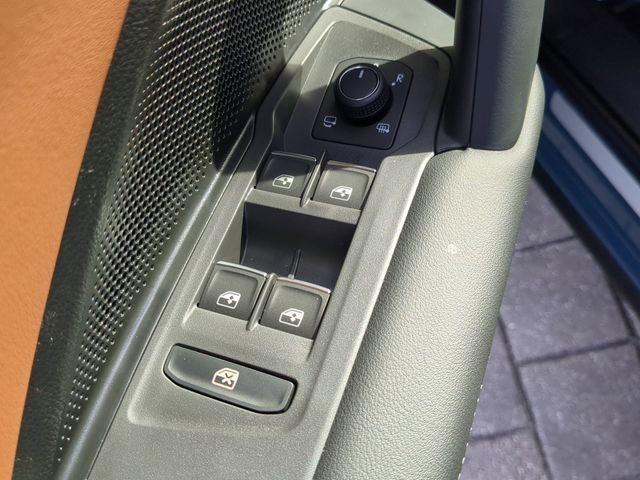 New 2026 Volkswagen Tiguan SEL R-Line image 18