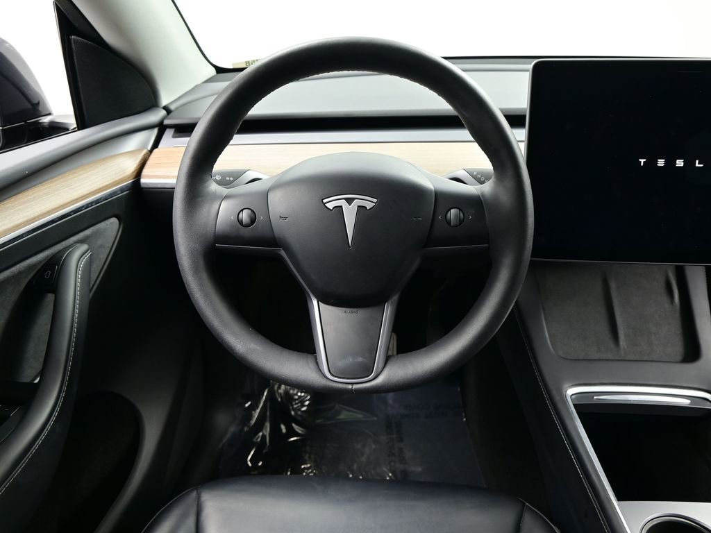 Used 2025 Tesla Model Y Long Range AWD/4WD image 33