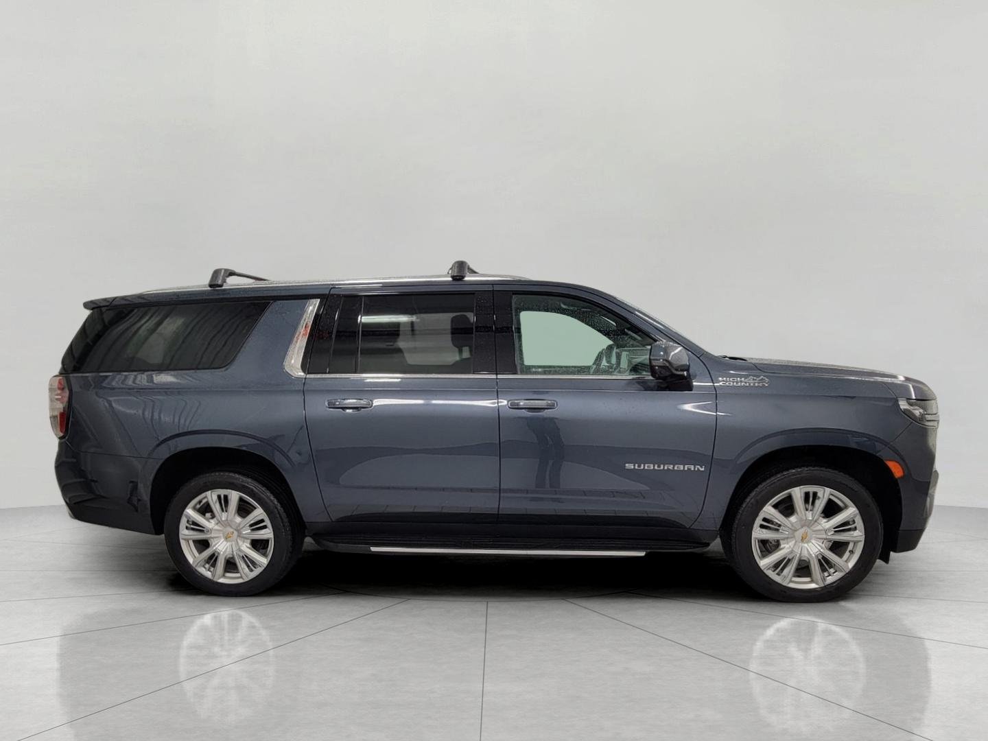 Used 2021 Chevrolet Suburban High Country AWD/4WD image 41