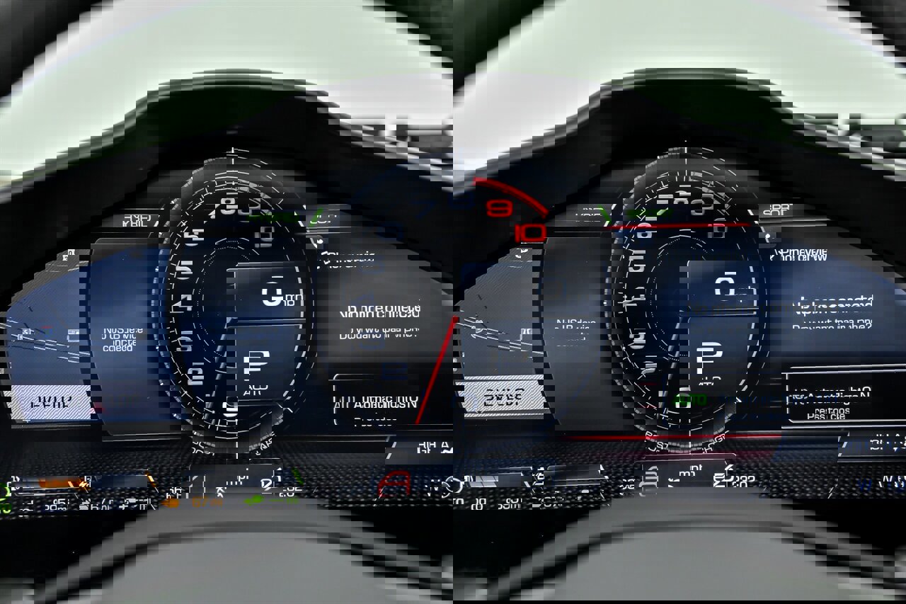 Used 2024 Ferrari SF90 Spider image 35