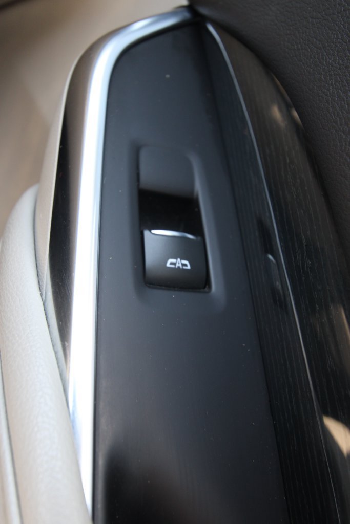 Used 2019 Cadillac XT4 Premium Luxury AWD/4WD image 25