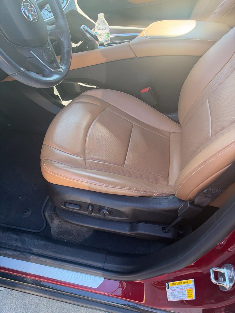 Used 2019 Buick Enclave Essence FWD image 13