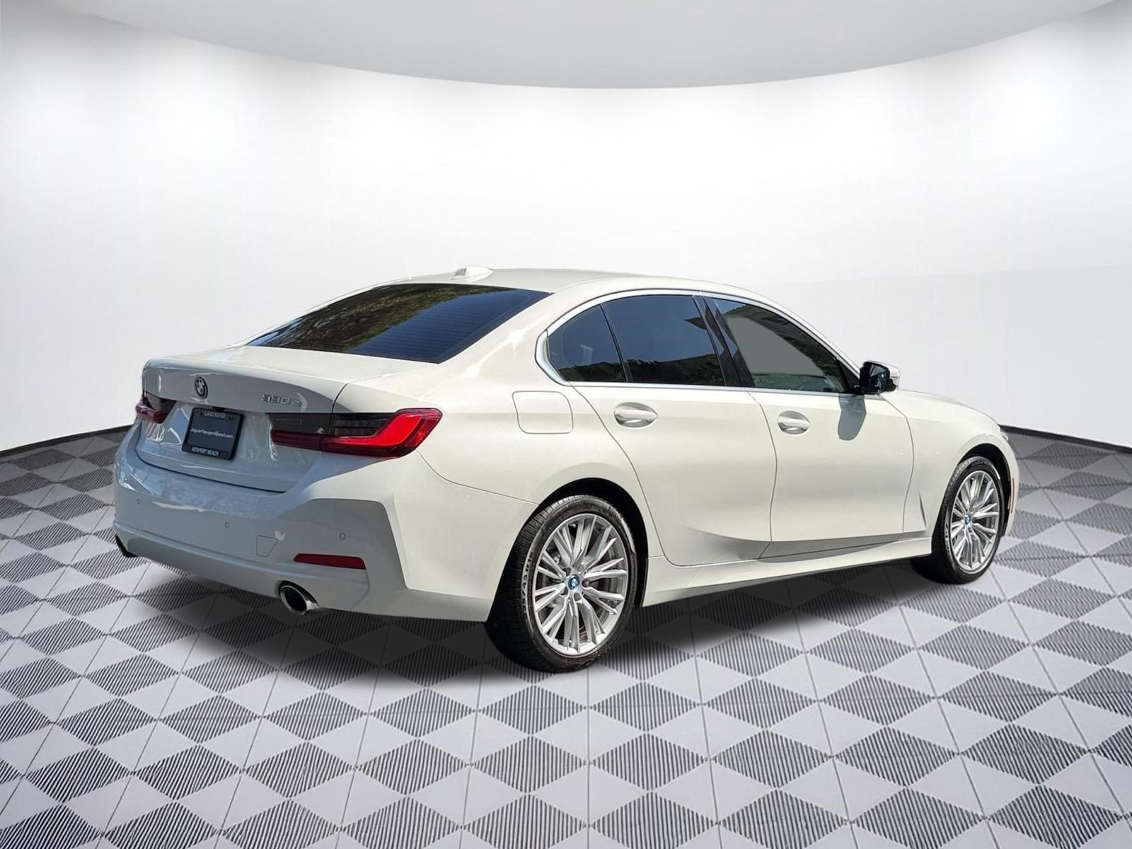 Used 2024 BMW 330e w/ Premium Package RWD image 9