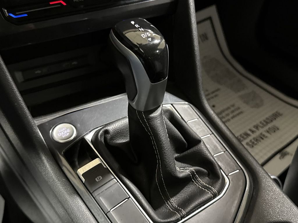 Used 2023 Volkswagen Tiguan SE image 16