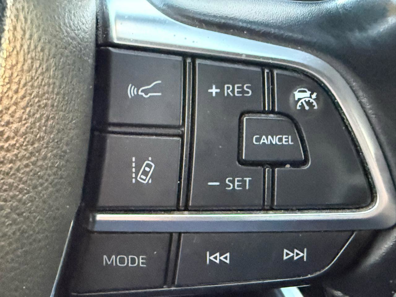 Used 2021 Toyota Highlander LE image 14