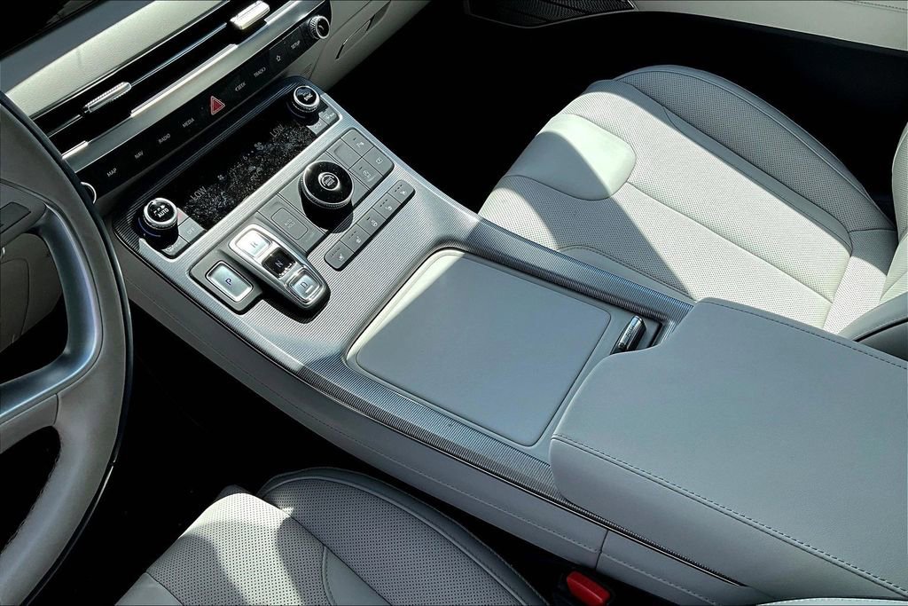Used 2025 Hyundai Palisade Calligraphy image 16