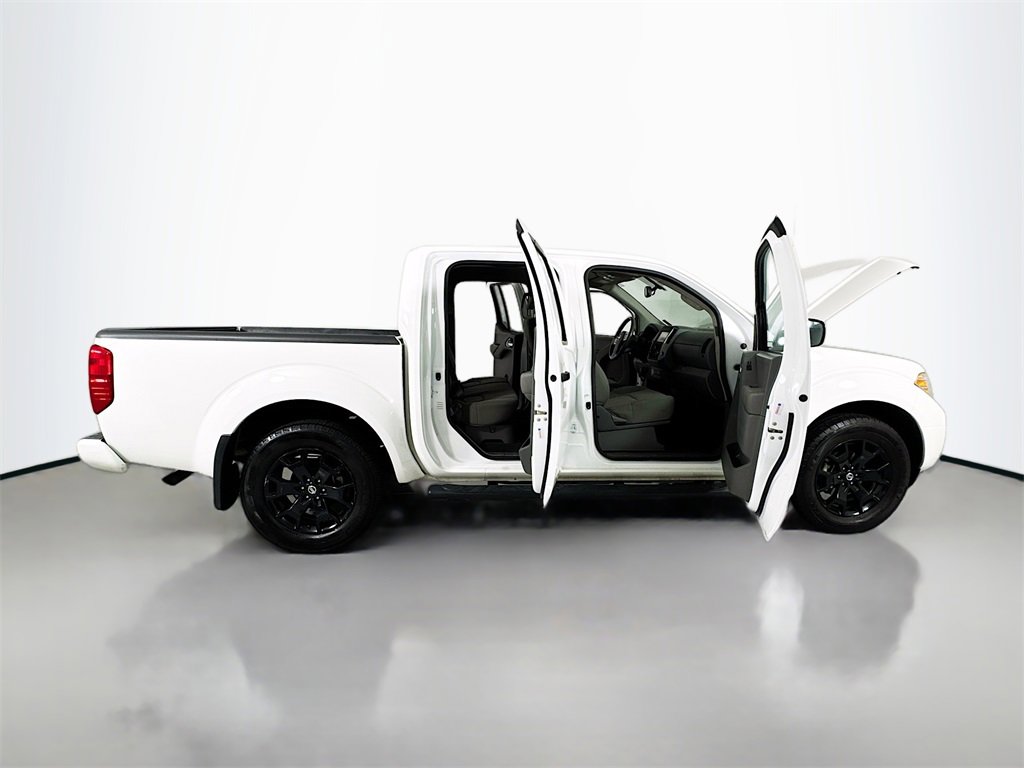 Used 2021 Nissan Frontier SV w/ Midnight Edition Floor Mats image 26