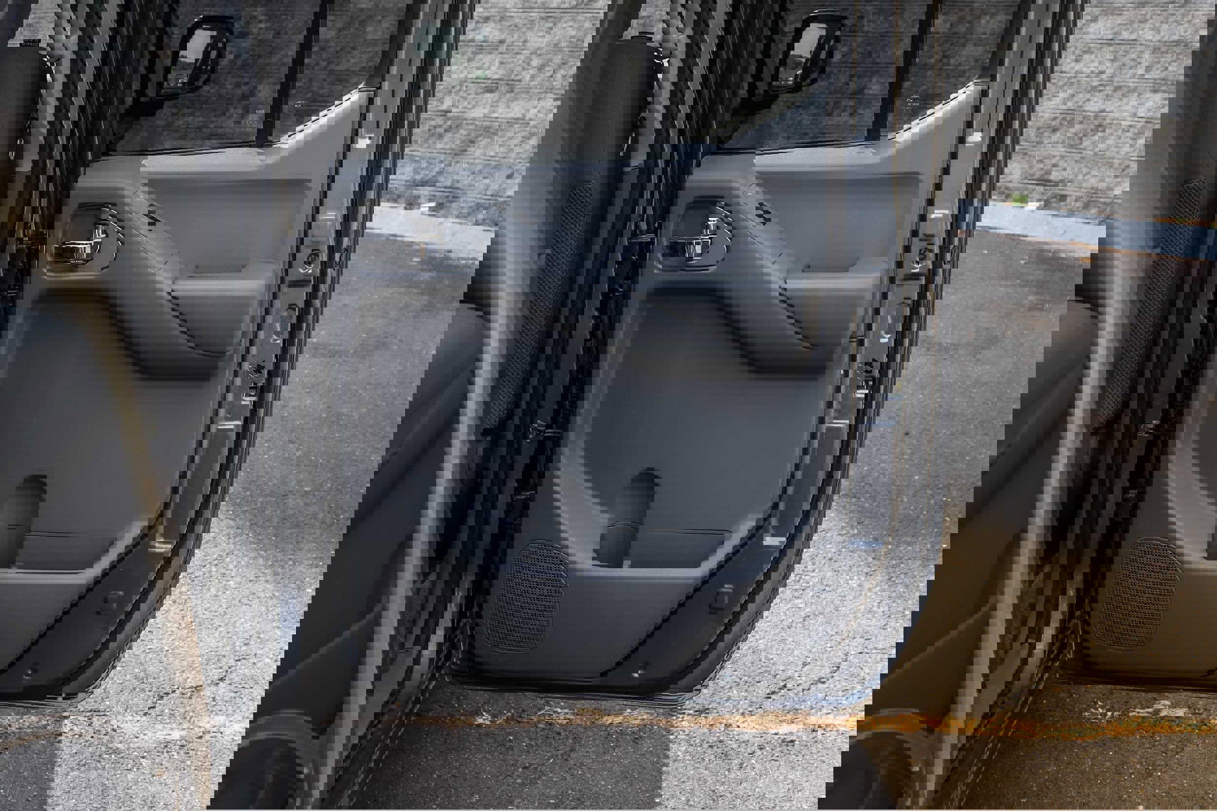 Used 2017 Nissan Frontier SV image 16