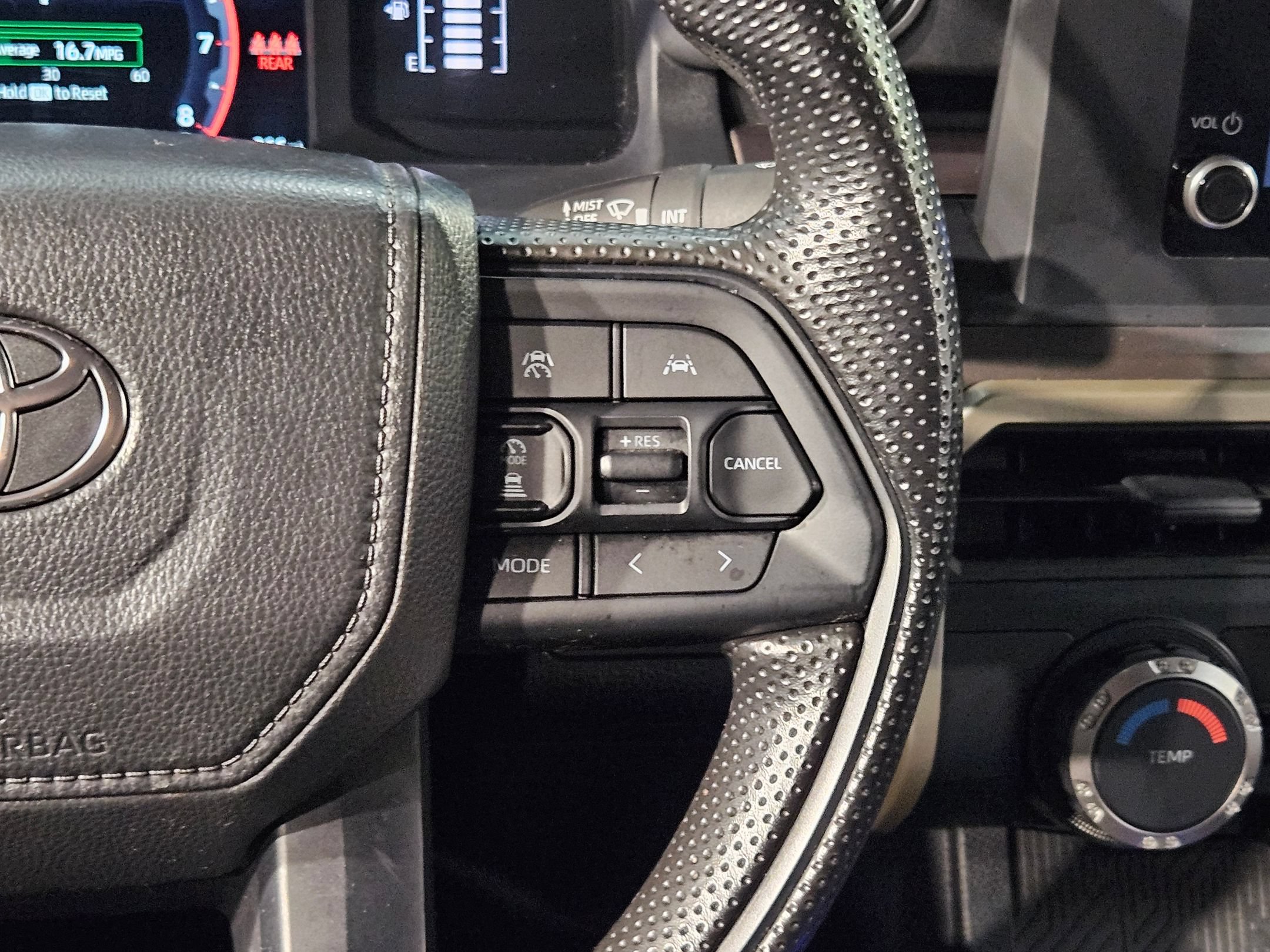 Used 2025 Toyota Tacoma SR5 AWD/4WD image 28