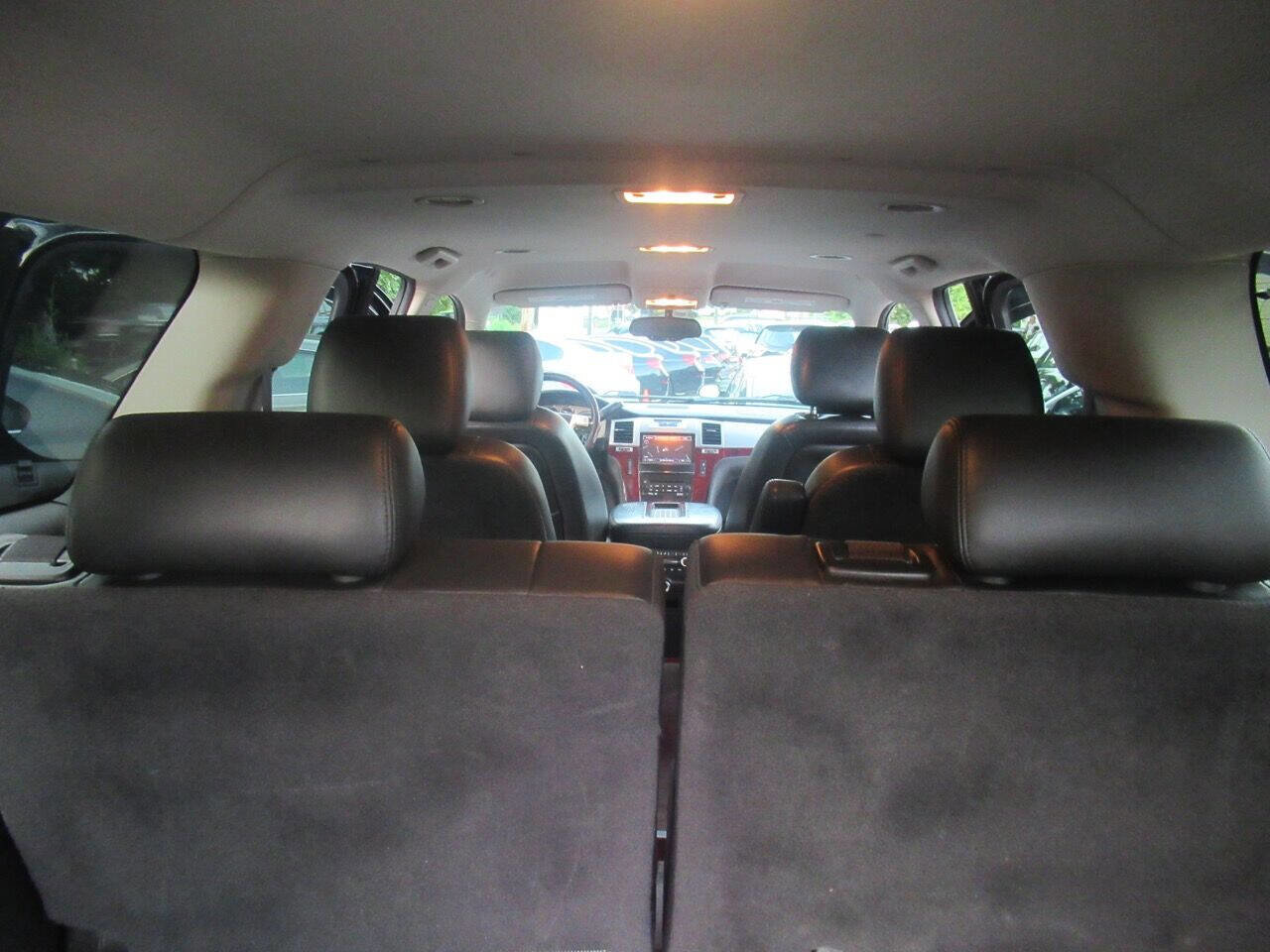 Used 2013 Cadillac Escalade ESV AWD w/ Livery Package image 37