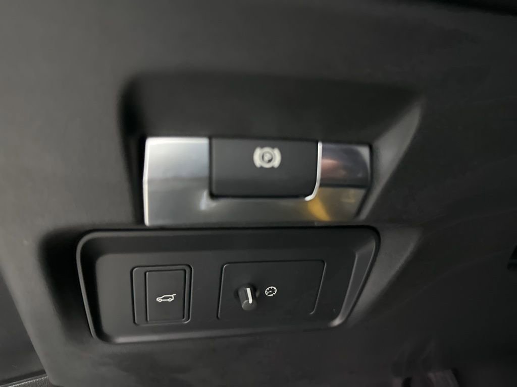 Used 2023 Land Rover Range Rover Evoque S image 17