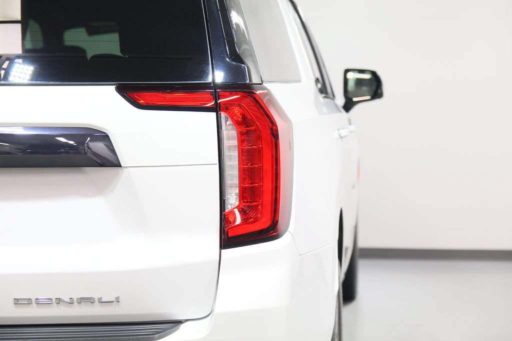 Used 2023 GMC Yukon XL Denali Ultimate AWD/4WD image 14