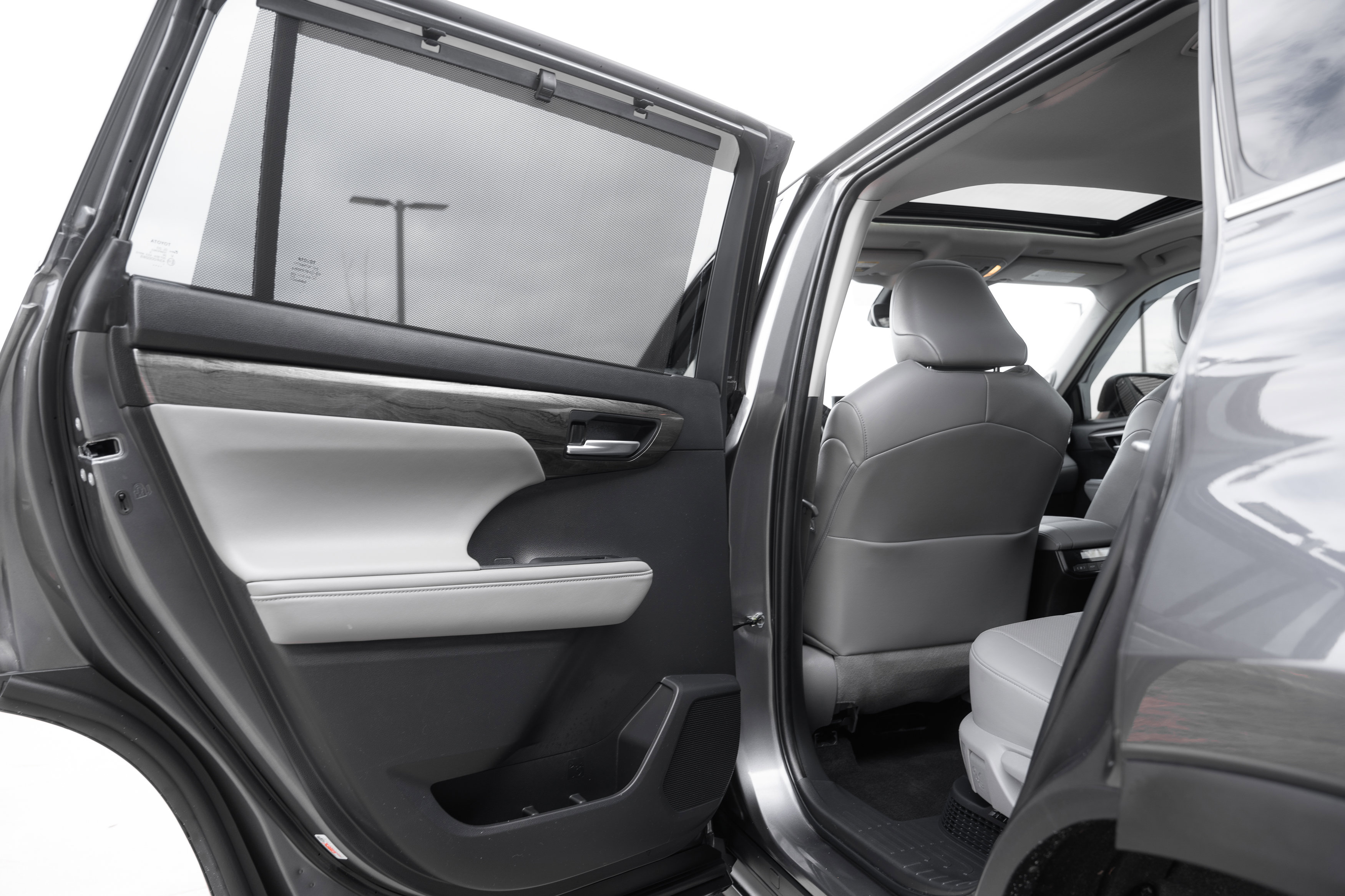 Used 2023 Toyota Highlander Limited image 28