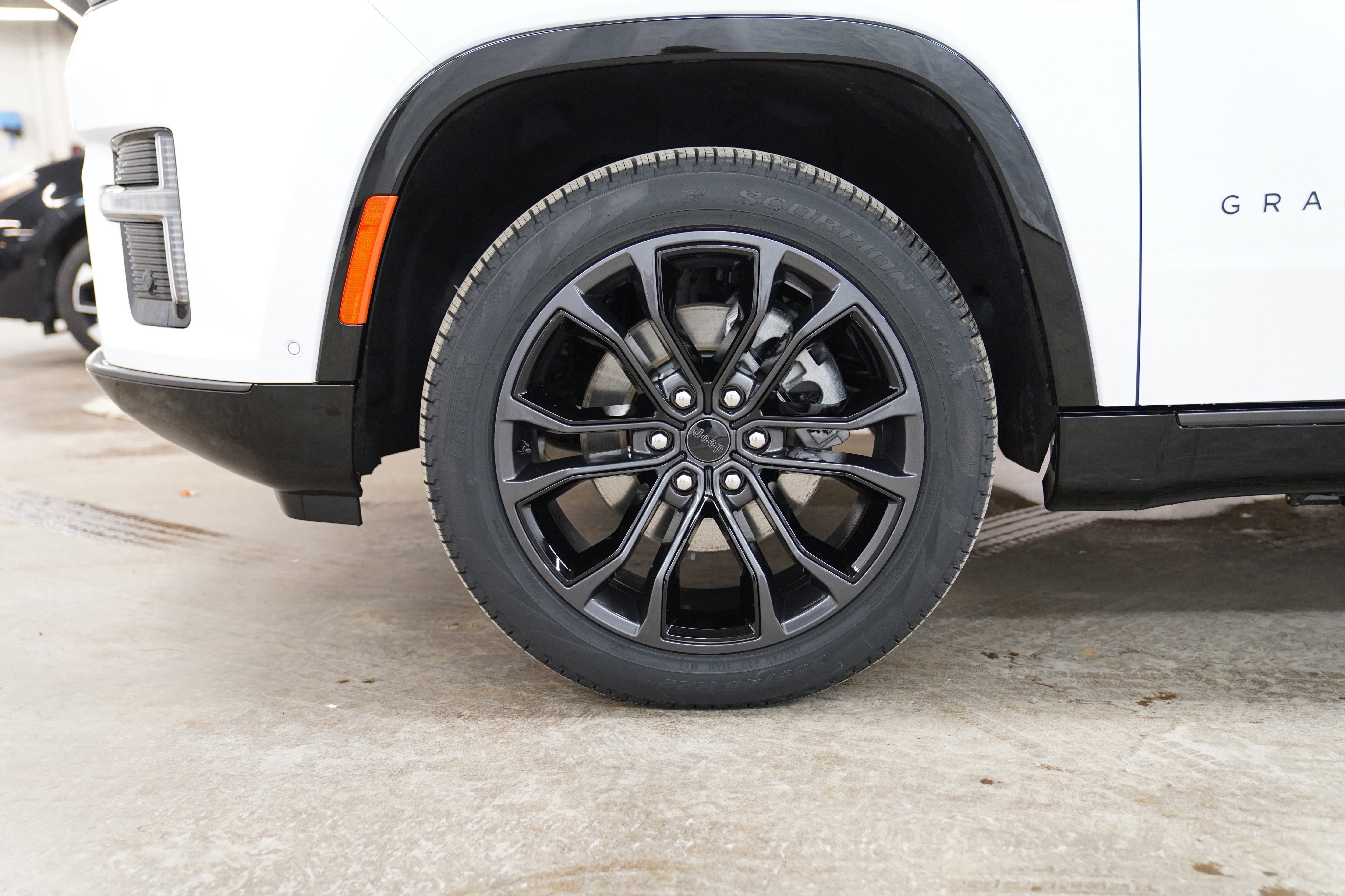 New 2026 Jeep Grand Wagoneer Summit image 18