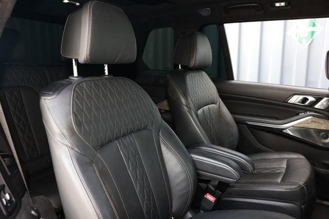 Used 2019 BMW X7 xDrive50i w/ Dynamic Handling Package AWD/4WD image 17
