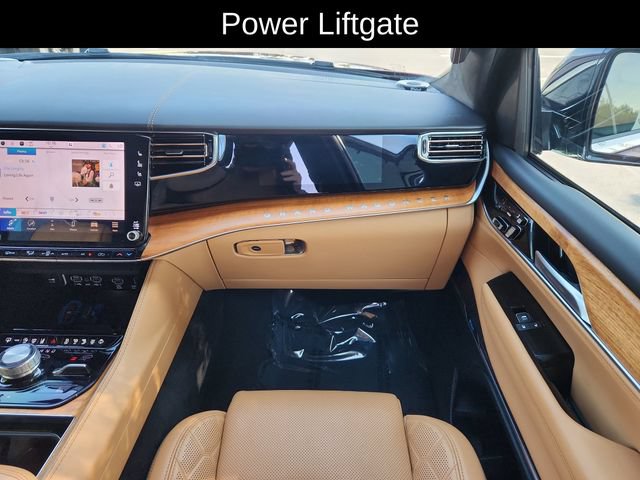 Used 2025 Jeep Grand Wagoneer L Series III w/ Rear Seat Video Group 1 AWD/4WD image 25
