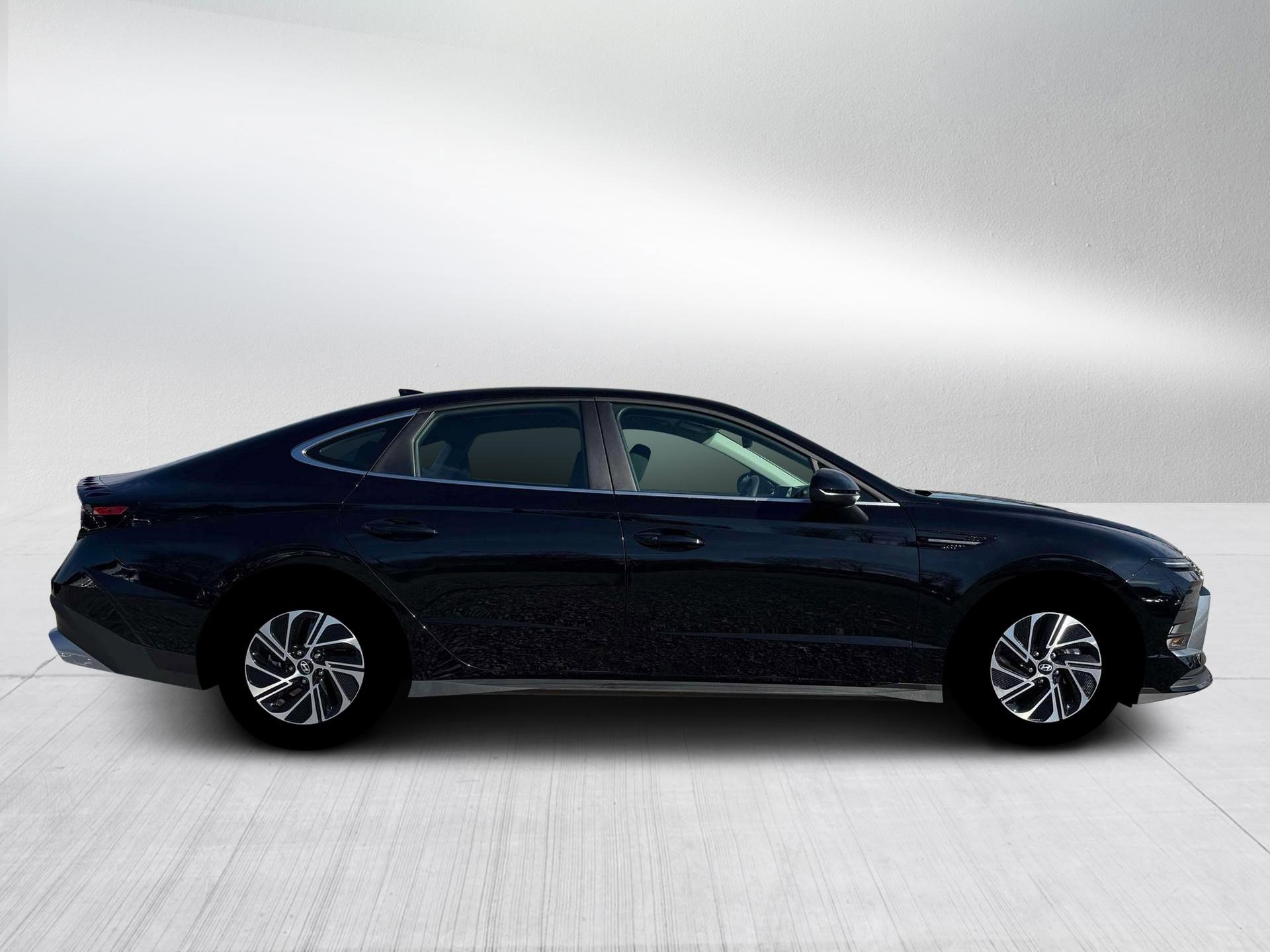 New 2026 Hyundai Sonata Blue FWD image 9