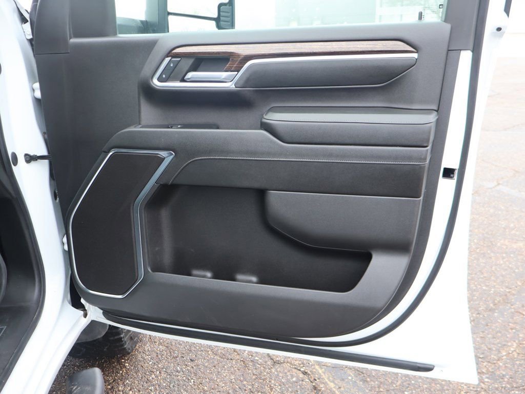 Used 2024 GMC Sierra 2500 SLE w/ SLE Convenience Package image 23